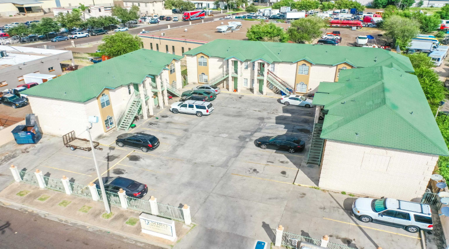 1100 Tesoro Ln, LAREDO, Texas 78041, ,Multi-family,For Sale,1100 Tesoro Ln,20251818