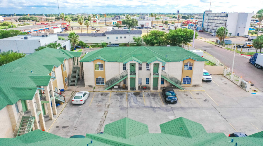 1100 Tesoro Ln, LAREDO, Texas 78041, ,Multi-family,For Sale,1100 Tesoro Ln,20251818