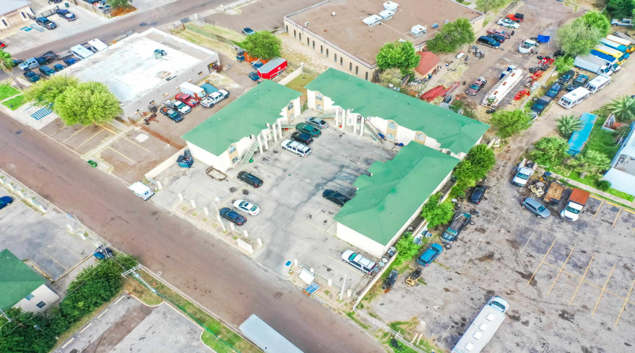 1100 Tesoro Ln, LAREDO, Texas 78041, ,Multi-family,For Sale,1100 Tesoro Ln,20251818