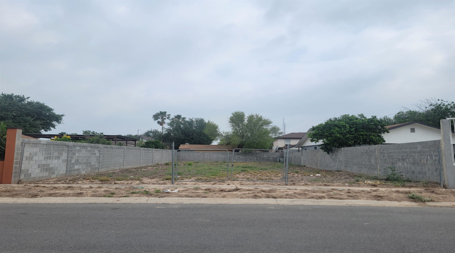 220 Segovia Dr, Laredo, Texas 78046, ,Land,For Sale,220 Segovia Dr,20251910