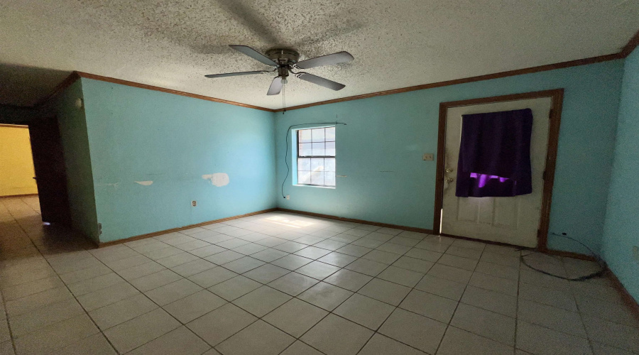 916 Falcon Ave., Zapata, Texas 78076, 4 Bedrooms Bedrooms, 6 Rooms Rooms,2 BathroomsBathrooms,Residential,For Sale,916 Falcon Ave.,20251935