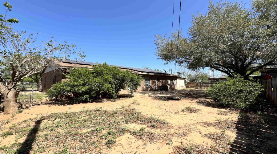 916 Falcon Ave., Zapata, Texas 78076, 4 Bedrooms Bedrooms, 6 Rooms Rooms,2 BathroomsBathrooms,Residential,For Sale,916 Falcon Ave.,20251935