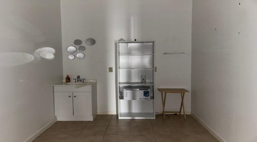 2110 Lomas Del Sur Blvd., Laredo, Texas 78046, 6 Rooms Rooms,1 BathroomBathrooms,Commercial retail/office,For Rent,2110 Lomas Del Sur Blvd.,20251990