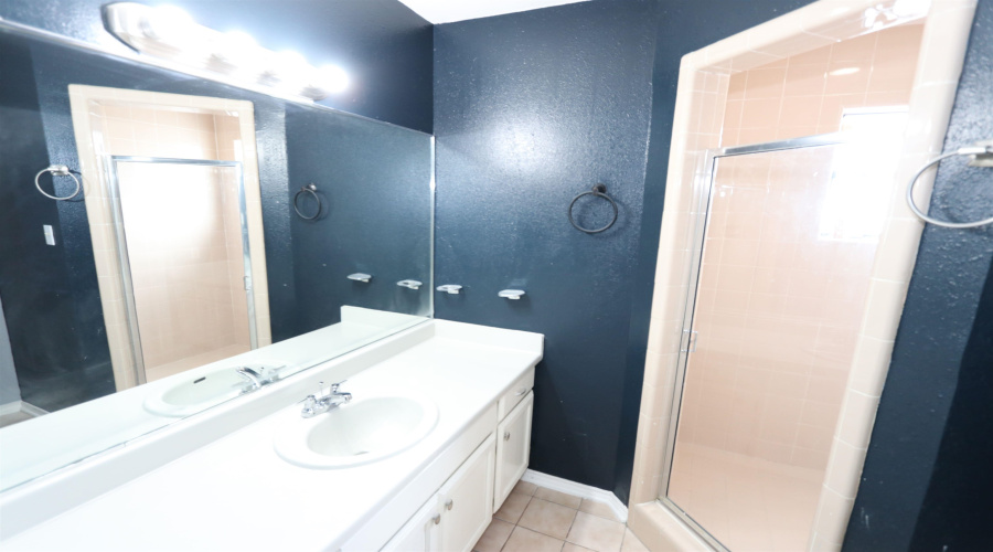 100 E Village Blvd, Laredo, Texas 78041, 2 Bedrooms Bedrooms, 5 Rooms Rooms,2 BathroomsBathrooms,Residential,For Rent,100 E Village Blvd,20252025