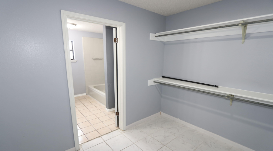 100 E Village Blvd, Laredo, Texas 78041, 2 Bedrooms Bedrooms, 5 Rooms Rooms,2 BathroomsBathrooms,Residential,For Rent,100 E Village Blvd,20252025