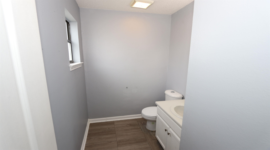 100 E Village Blvd, Laredo, Texas 78041, 2 Bedrooms Bedrooms, 5 Rooms Rooms,2 BathroomsBathrooms,Residential,For Rent,100 E Village Blvd,20252025