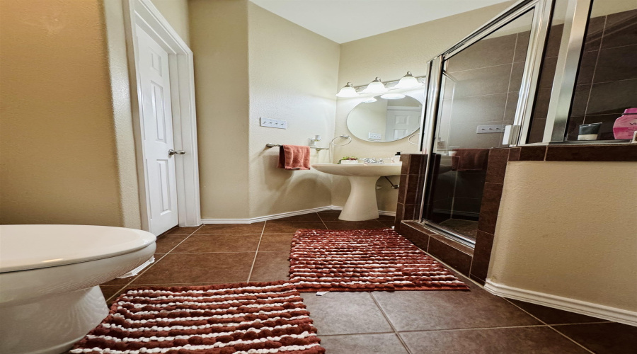 330 Kahlo Lp, Laredo, Texas 78045, 4 Bedrooms Bedrooms, 7 Rooms Rooms,3 BathroomsBathrooms,Residential,For Sale,330 Kahlo Lp,20252030