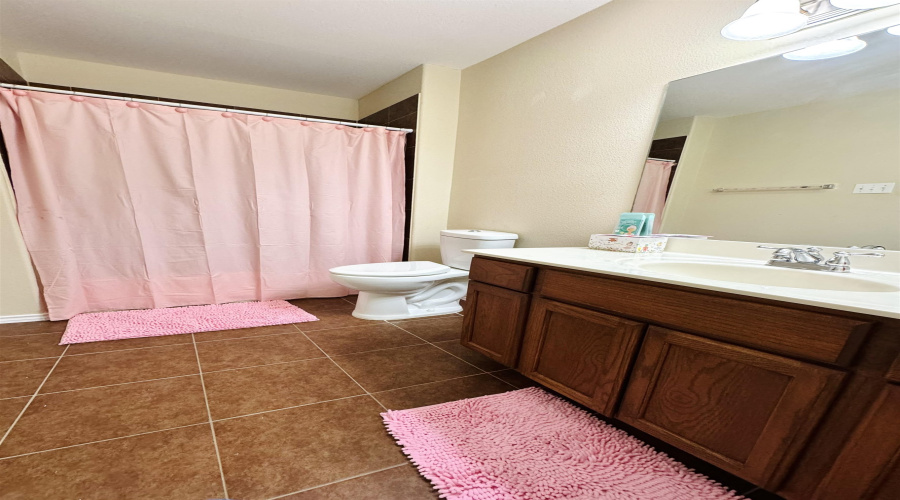 330 Kahlo Lp, Laredo, Texas 78045, 4 Bedrooms Bedrooms, 7 Rooms Rooms,3 BathroomsBathrooms,Residential,For Sale,330 Kahlo Lp,20252030