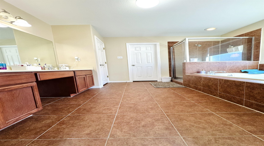 330 Kahlo Lp, Laredo, Texas 78045, 4 Bedrooms Bedrooms, 7 Rooms Rooms,3 BathroomsBathrooms,Residential,For Sale,330 Kahlo Lp,20252030