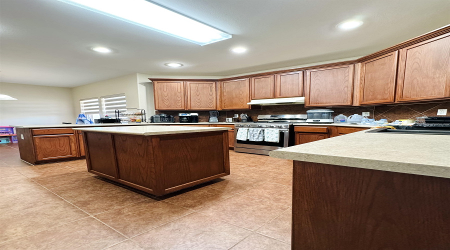 330 Kahlo Lp, Laredo, Texas 78045, 4 Bedrooms Bedrooms, 7 Rooms Rooms,3 BathroomsBathrooms,Residential,For Sale,330 Kahlo Lp,20252030
