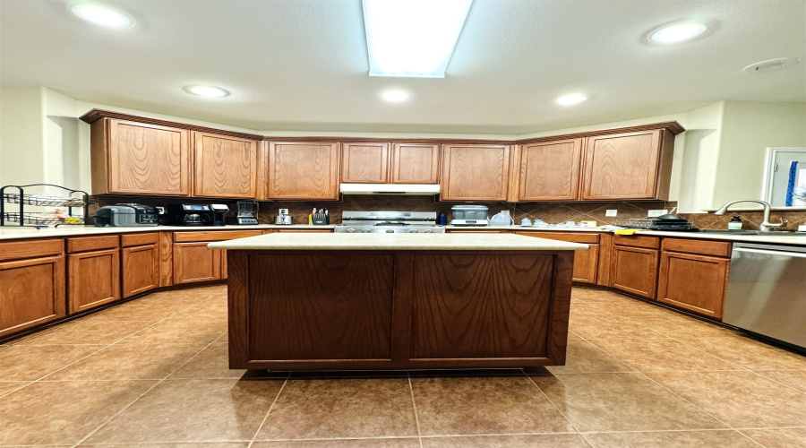 330 Kahlo Lp, Laredo, Texas 78045, 4 Bedrooms Bedrooms, 7 Rooms Rooms,3 BathroomsBathrooms,Residential,For Sale,330 Kahlo Lp,20252030