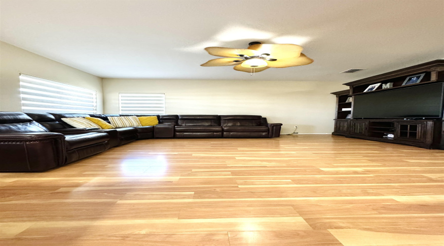 330 Kahlo Lp, Laredo, Texas 78045, 4 Bedrooms Bedrooms, 7 Rooms Rooms,3 BathroomsBathrooms,Residential,For Sale,330 Kahlo Lp,20252030