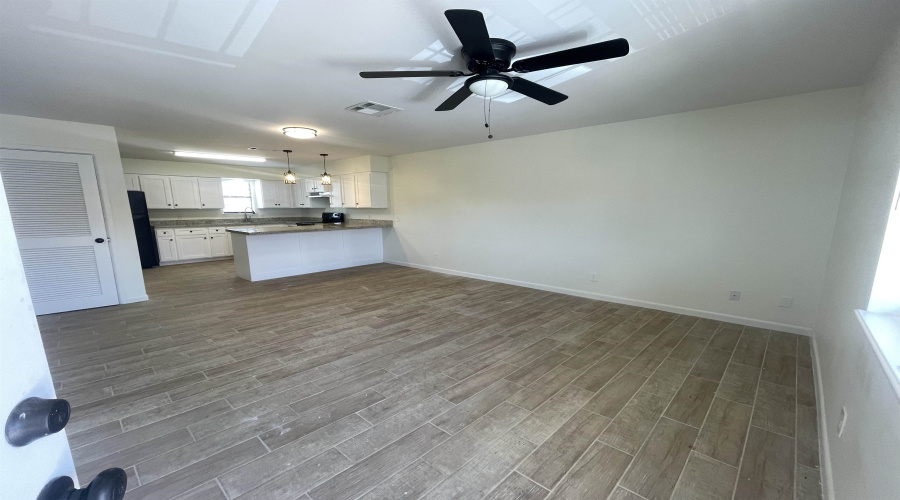 3005 E Price St, LAREDO, Texas 78043, 2 Bedrooms Bedrooms, 5 Rooms Rooms,1 BathroomBathrooms,Residential,For Rent,3005 E Price St,20252046