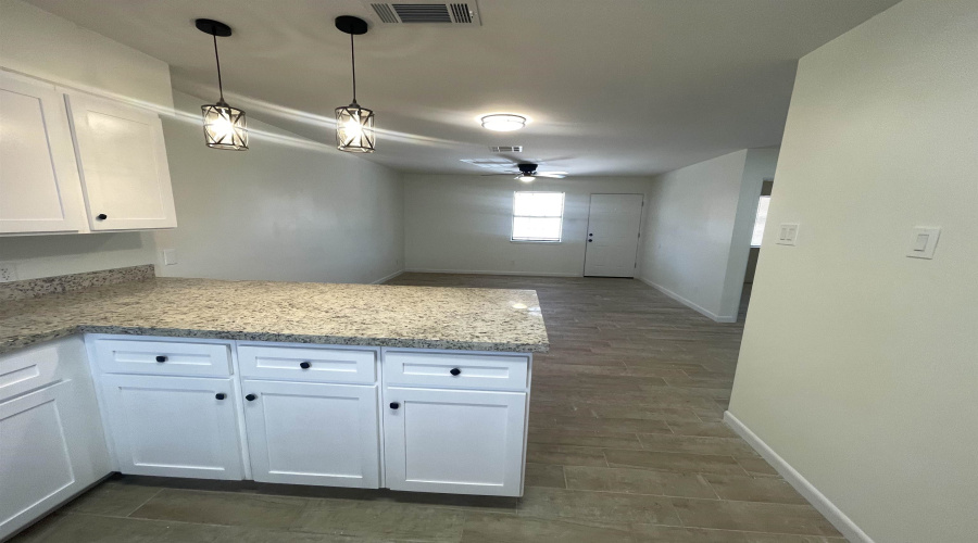 3005 E Price St, LAREDO, Texas 78043, 2 Bedrooms Bedrooms, 5 Rooms Rooms,1 BathroomBathrooms,Residential,For Rent,3005 E Price St,20252046
