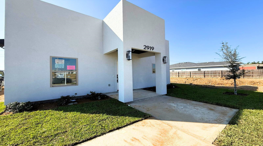 2919 Earthaven Dr, LAREDO, Texas 78046, 3 Bedrooms Bedrooms, 5 Rooms Rooms,2 BathroomsBathrooms,Residential,For Sale,2919 Earthaven Dr,20252060