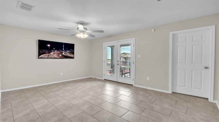 5618 Buckskin Dr., LAREDO, Texas 78046, 5 Bedrooms Bedrooms, 8 Rooms Rooms,3 BathroomsBathrooms,Residential,For Sale,5618 Buckskin Dr.,20252085