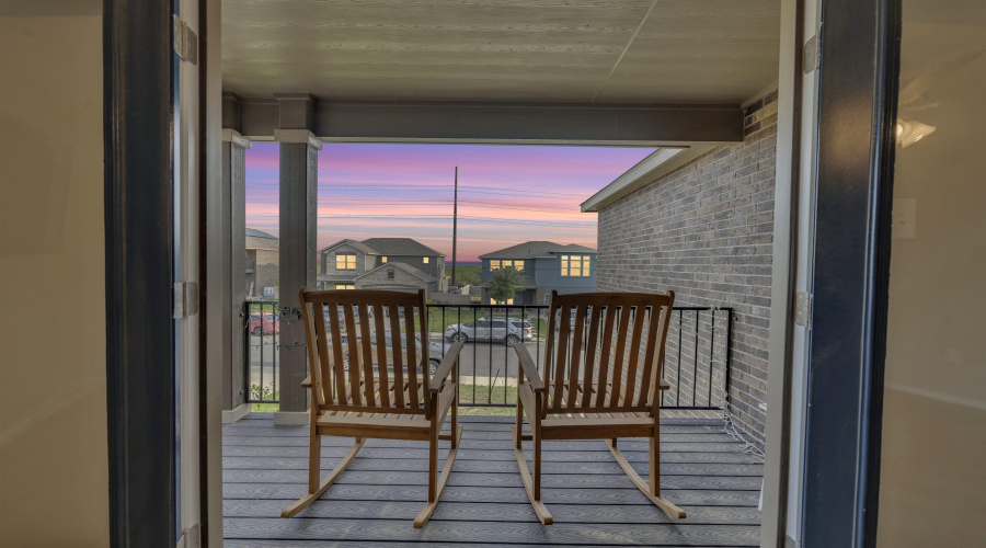 5618 Buckskin Dr., LAREDO, Texas 78046, 5 Bedrooms Bedrooms, 8 Rooms Rooms,3 BathroomsBathrooms,Residential,For Sale,5618 Buckskin Dr.,20252085