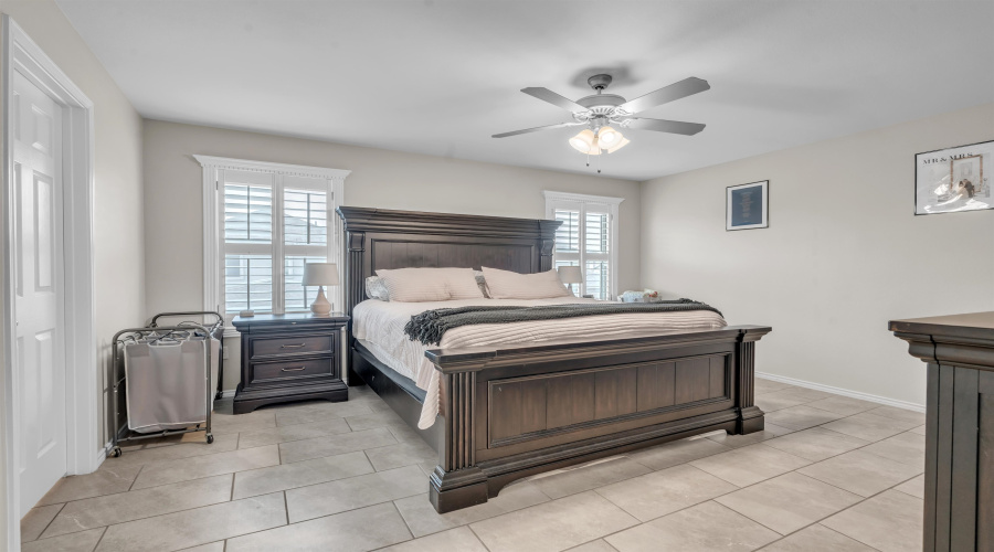 5618 Buckskin Dr., LAREDO, Texas 78046, 5 Bedrooms Bedrooms, 8 Rooms Rooms,3 BathroomsBathrooms,Residential,For Sale,5618 Buckskin Dr.,20252085