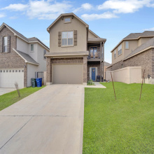 5618 Buckskin Dr., LAREDO, Texas 78046, 5 Bedrooms Bedrooms, 8 Rooms Rooms,3 BathroomsBathrooms,Residential,For Sale,5618 Buckskin Dr.,20252085