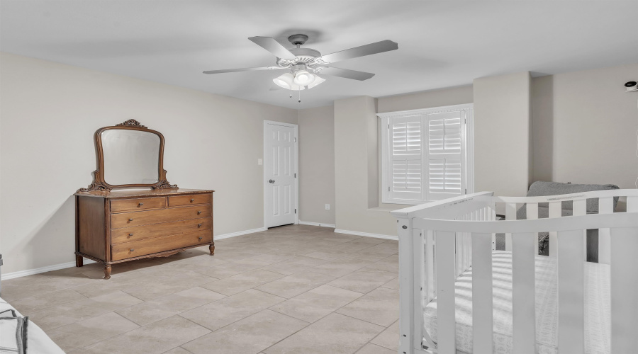 5618 Buckskin Dr., LAREDO, Texas 78046, 5 Bedrooms Bedrooms, 8 Rooms Rooms,3 BathroomsBathrooms,Residential,For Sale,5618 Buckskin Dr.,20252085