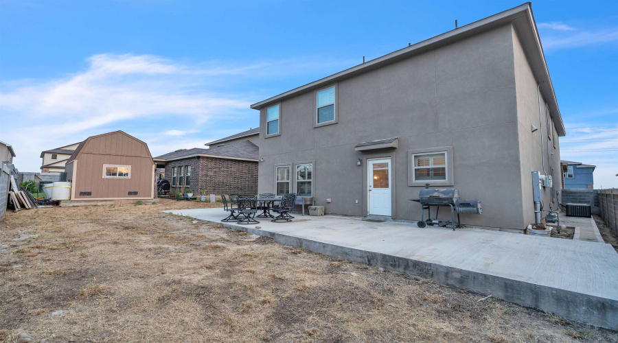 5618 Buckskin Dr., LAREDO, Texas 78046, 5 Bedrooms Bedrooms, 8 Rooms Rooms,3 BathroomsBathrooms,Residential,For Sale,5618 Buckskin Dr.,20252085