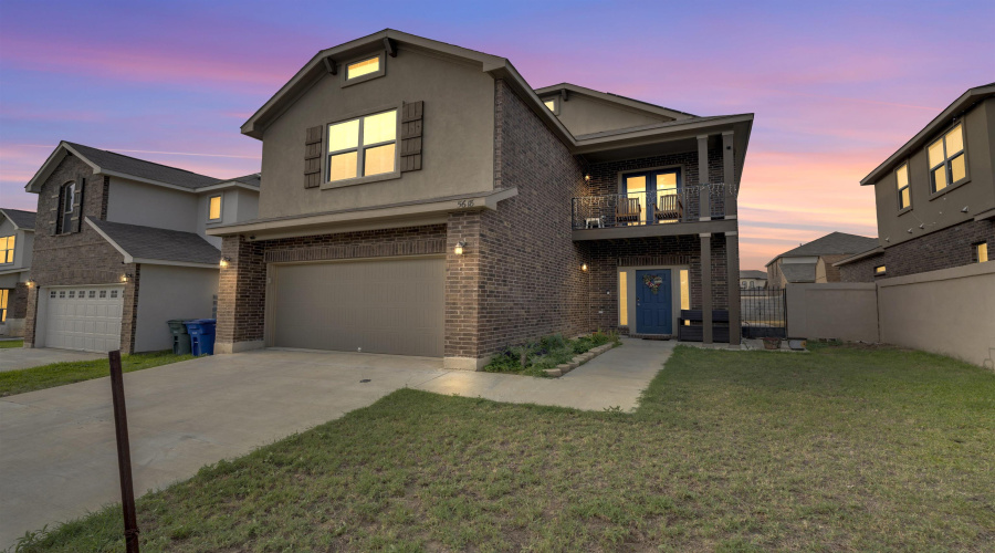 5618 Buckskin Dr., LAREDO, Texas 78046, 5 Bedrooms Bedrooms, 8 Rooms Rooms,3 BathroomsBathrooms,Residential,For Sale,5618 Buckskin Dr.,20252085
