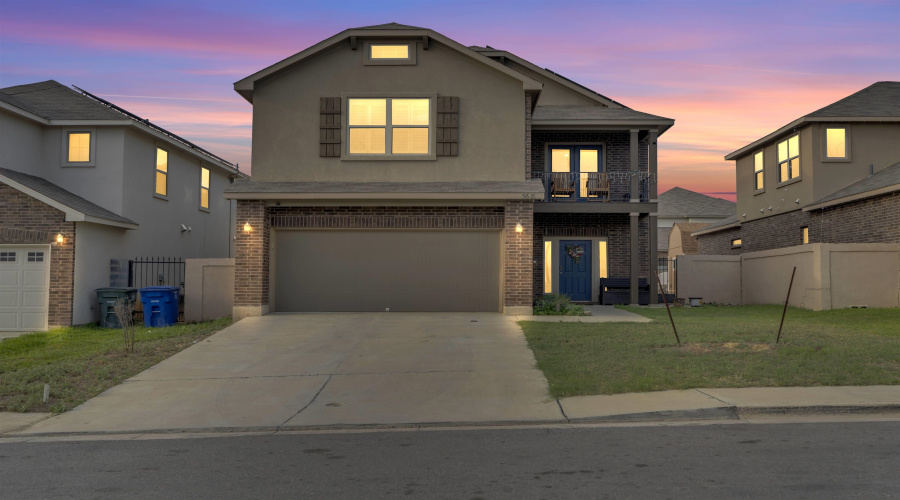 5618 Buckskin Dr., LAREDO, Texas 78046, 5 Bedrooms Bedrooms, 8 Rooms Rooms,3 BathroomsBathrooms,Residential,For Sale,5618 Buckskin Dr.,20252085
