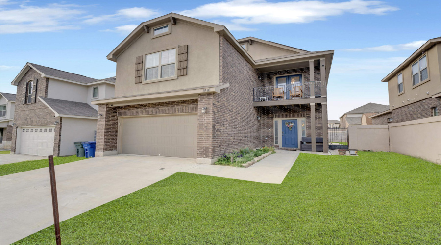 5618 Buckskin Dr., LAREDO, Texas 78046, 5 Bedrooms Bedrooms, 8 Rooms Rooms,3 BathroomsBathrooms,Residential,For Sale,5618 Buckskin Dr.,20252085