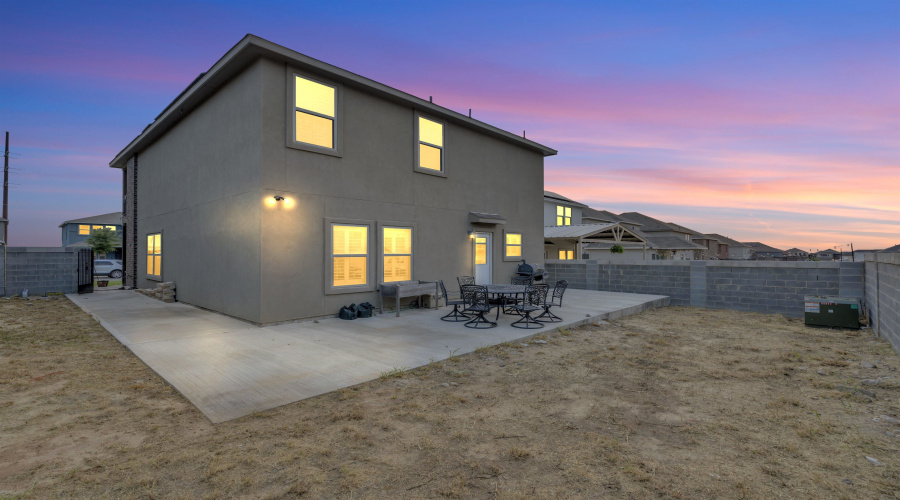 5618 Buckskin Dr., LAREDO, Texas 78046, 5 Bedrooms Bedrooms, 8 Rooms Rooms,3 BathroomsBathrooms,Residential,For Sale,5618 Buckskin Dr.,20252085