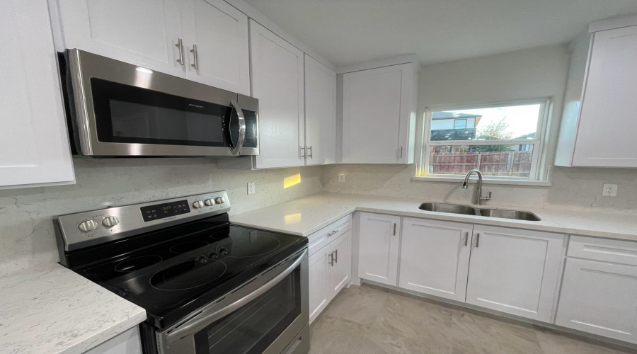 5527 Conroe St, Laredo, Texas 78046, 4 Bedrooms Bedrooms, 7 Rooms Rooms,3 BathroomsBathrooms,Residential,For Rent,5527 Conroe St,20252091