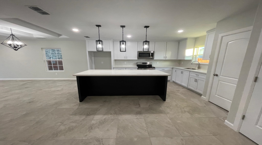 5527 Conroe St, Laredo, Texas 78046, 4 Bedrooms Bedrooms, 7 Rooms Rooms,3 BathroomsBathrooms,Residential,For Rent,5527 Conroe St,20252091