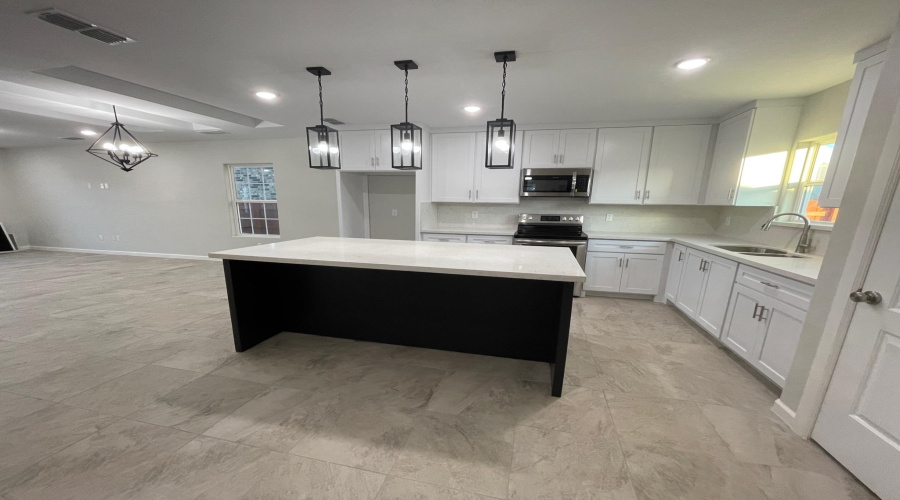 5527 Conroe St, Laredo, Texas 78046, 4 Bedrooms Bedrooms, 7 Rooms Rooms,3 BathroomsBathrooms,Residential,For Rent,5527 Conroe St,20252091