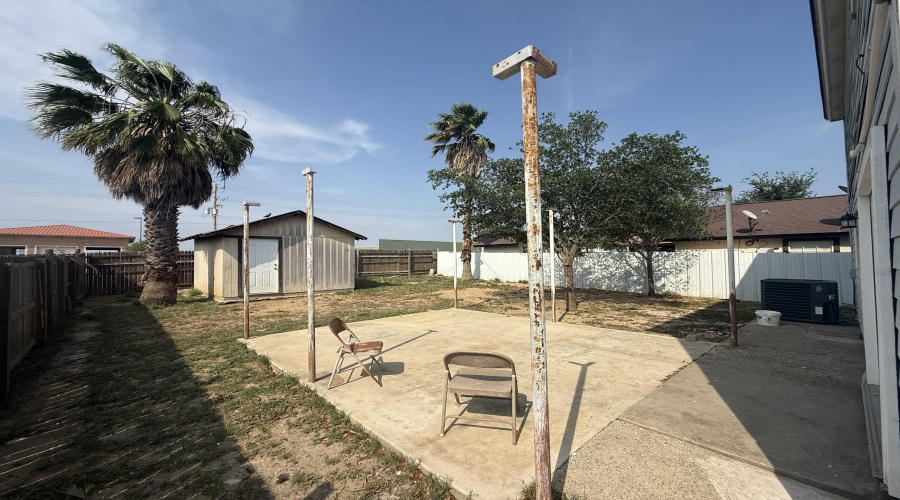 3038 St Isaac Lp, Laredo, Texas 78045, 3 Bedrooms Bedrooms, 5 Rooms Rooms,2 BathroomsBathrooms,Residential,For Sale,3038 St Isaac Lp,20251397