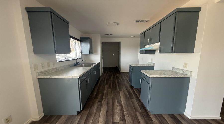 3038 St Isaac Lp, Laredo, Texas 78045, 3 Bedrooms Bedrooms, 5 Rooms Rooms,2 BathroomsBathrooms,Residential,For Sale,3038 St Isaac Lp,20251397
