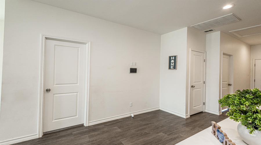 5508 Moses Lp., LAREDO, Texas 78046, 3 Bedrooms Bedrooms, 5 Rooms Rooms,2 BathroomsBathrooms,Residential,For Sale,5508 Moses Lp.,20252141