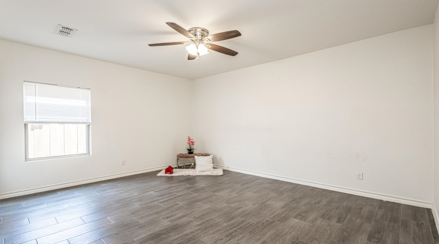 5508 Moses Lp., LAREDO, Texas 78046, 3 Bedrooms Bedrooms, 5 Rooms Rooms,2 BathroomsBathrooms,Residential,For Sale,5508 Moses Lp.,20252141