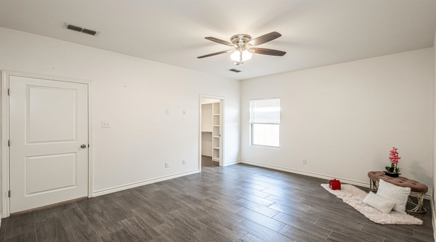 5508 Moses Lp., LAREDO, Texas 78046, 3 Bedrooms Bedrooms, 5 Rooms Rooms,2 BathroomsBathrooms,Residential,For Sale,5508 Moses Lp.,20252141