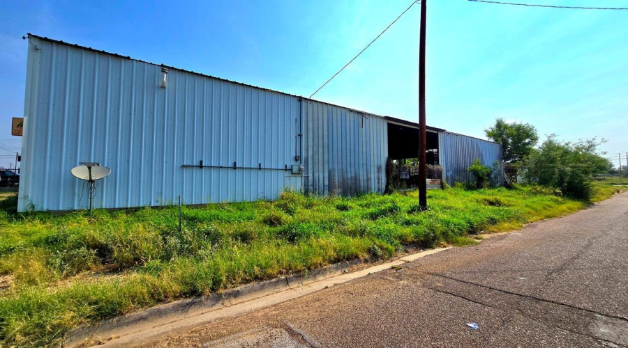 101 N US Highway 83, Laredo, Texas 78043, 1 Bedroom Bedrooms, 1 Room Rooms,1 BathroomBathrooms,Commercial/industrial,For Sale,101 N US Highway 83,20252189 101 N US Highway 83, Laredo, Texas 78043, 1 Bedroom Bedrooms, 1 Room Rooms,1 BathroomBathrooms,Commercial/industrial,For Sale,101 N US Highway 83,20252189