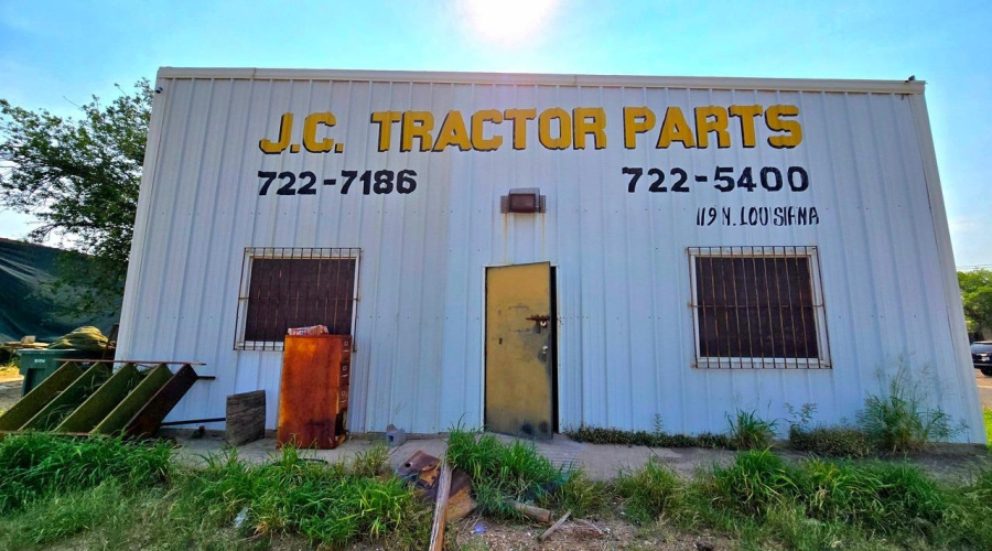 101 N US Highway 83, Laredo, Texas 78043, 1 Bedroom Bedrooms, 1 Room Rooms,1 BathroomBathrooms,Commercial/industrial,For Sale,101 N US Highway 83,20252189 101 N US Highway 83, Laredo, Texas 78043, 1 Bedroom Bedrooms, 1 Room Rooms,1 BathroomBathrooms,Commercial/industrial,For Sale,101 N US Highway 83,20252189