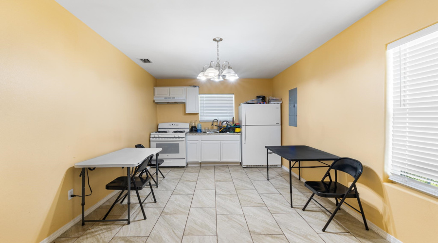 307 Sulfur Mine Rd, Laredo, Texas 78045, 1 Bedroom Bedrooms, 51 Rooms Rooms,4 BathroomsBathrooms,Commercial/industrial,For Sale,307 Sulfur Mine Rd,20252208