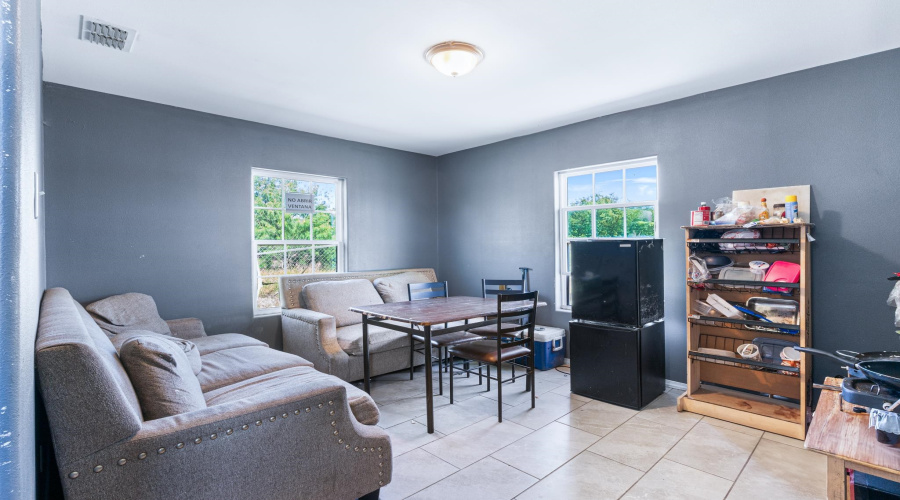 307 Sulfur Mine Rd, Laredo, Texas 78045, 1 Bedroom Bedrooms, 51 Rooms Rooms,4 BathroomsBathrooms,Commercial/industrial,For Sale,307 Sulfur Mine Rd,20252208