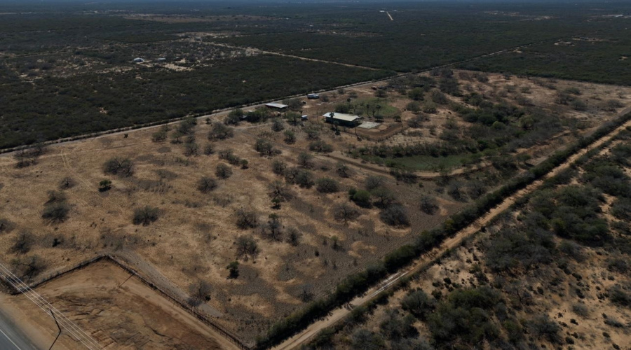 20500 N U.S. Hwy 83, Laredo, Texas 78045, 1 Bedroom Bedrooms, 51 Rooms Rooms,1 BathroomBathrooms,Commercial/industrial,For Sale,20500 N U.S. Hwy 83,20252210