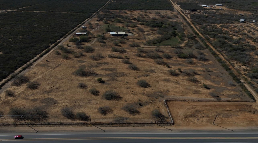 20500 N U.S. Hwy 83, Laredo, Texas 78045, 1 Bedroom Bedrooms, 51 Rooms Rooms,1 BathroomBathrooms,Commercial/industrial,For Sale,20500 N U.S. Hwy 83,20252210