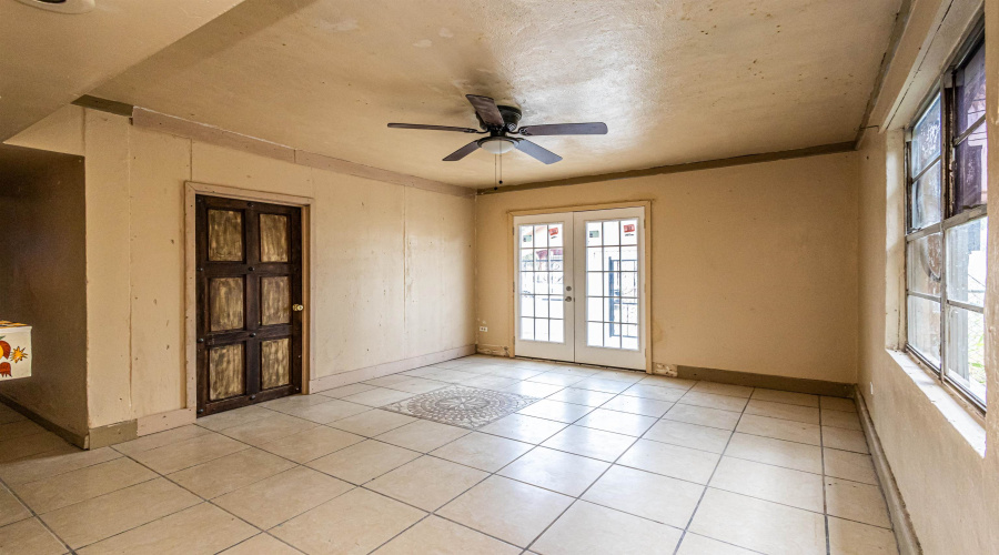 513 Vidaurri Ave, LAREDO, Texas 78040, ,Multi-family,For Sale,513 Vidaurri Ave,20252218