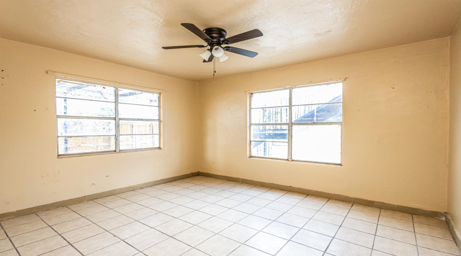 513 Vidaurri Ave, LAREDO, Texas 78040, ,Multi-family,For Sale,513 Vidaurri Ave,20252218