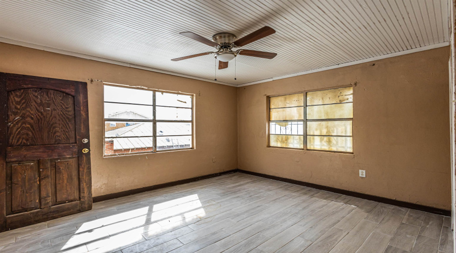 513 Vidaurri Ave, LAREDO, Texas 78040, ,Multi-family,For Sale,513 Vidaurri Ave,20252218