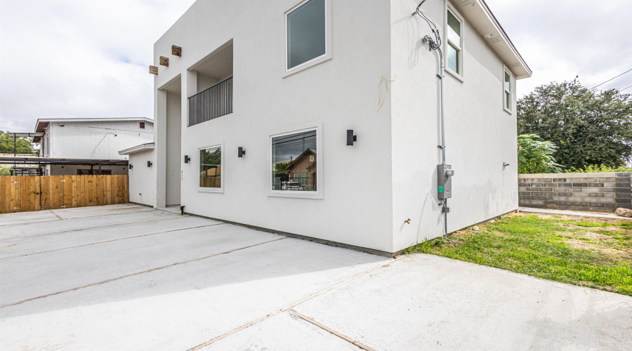 513 Vidaurri Ave, LAREDO, Texas 78040, ,Multi-family,For Sale,513 Vidaurri Ave,20252218