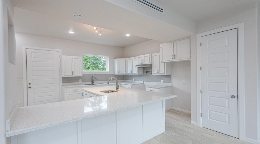 513 Vidaurri Ave, LAREDO, Texas 78040, ,Multi-family,For Sale,513 Vidaurri Ave,20252218