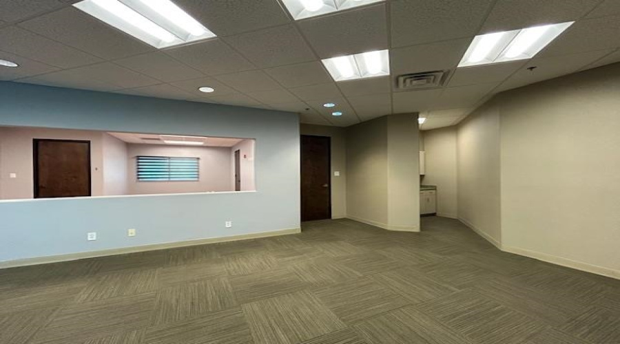 6909 Springfield Ave, Laredo, Texas 78041, 1 Room Rooms,1 BathroomBathrooms,Commercial retail/office,For Rent,6909 Springfield Ave,20252228