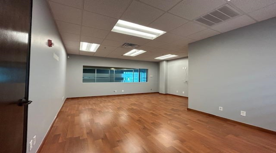 6909 Springfield Ave, Laredo, Texas 78041, 1 Room Rooms,1 BathroomBathrooms,Commercial retail/office,For Rent,6909 Springfield Ave,20252228